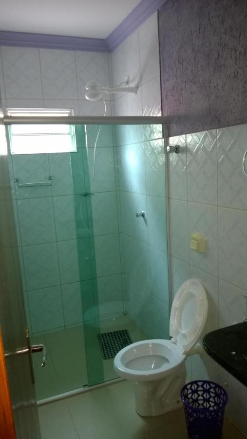 Otima Casa Caldas Novas 2 Km Do Centro Para Ate 14 Pesssoas Com Piscina Aquecida, Churrrasqueira, Wifi Exterior photo